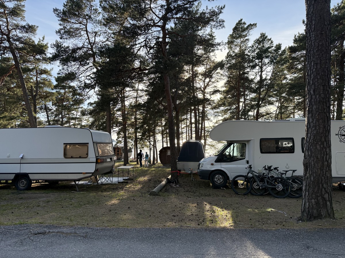 Caravans and places to live in